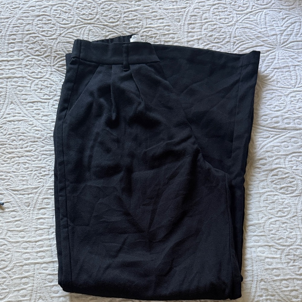 Hollister High-Rise Livvy Wide Leg Pants in Black